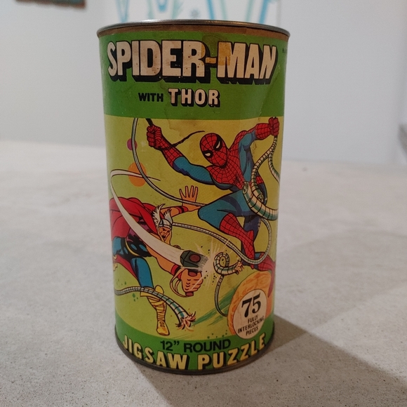 Vintage Spiderman/Thor puzzle - Picture 2 of 5